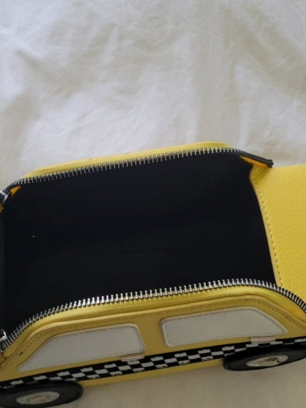 NY Taxi Cute Yellow Hand Bag with Shoulder Bag Strap YELLOW TAXI Excellent - Picture 9 of 10